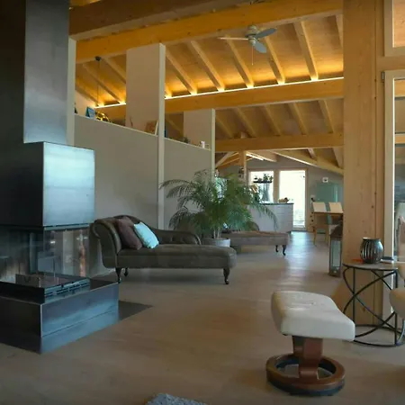 Modern 4 Bedroom Penthouse Aldo Apartment *